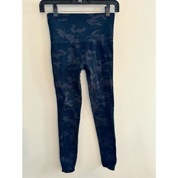 SPANX Ecoa are Seamless Black Camo Leggings, Women’s Small - Picture 6 of 9